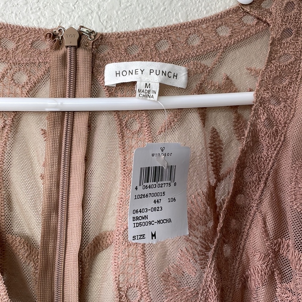 Honey Punch lace maxi dress - Picture 6 of 8